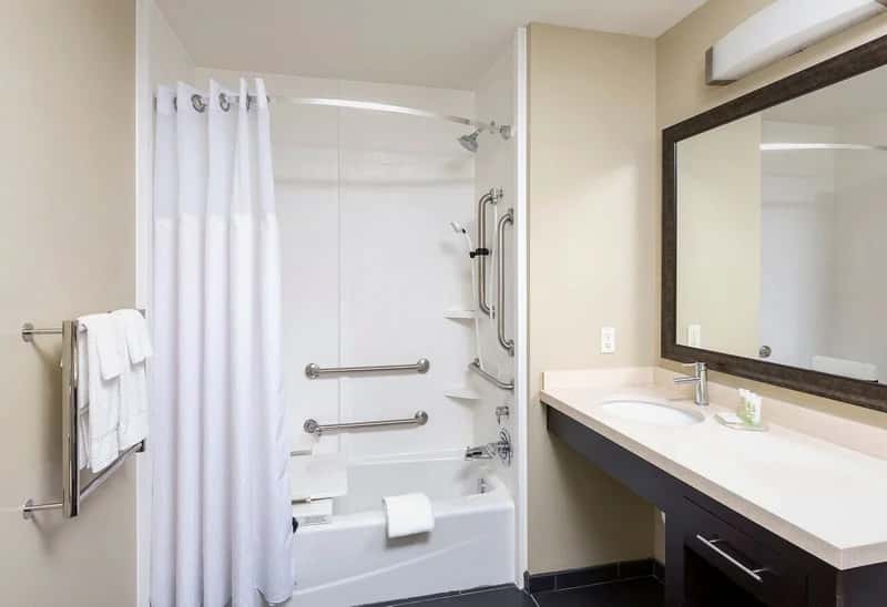 In-room jacuzzi tub at Staybridge Suites Canton By IHG in Canton, OH