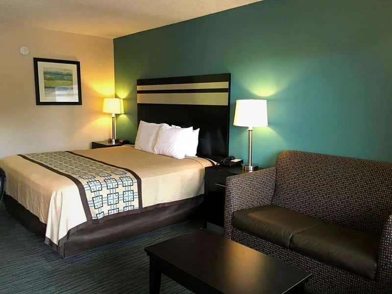 In-room jacuzzi tub at GuestHouse Dothan in Dothan, AL