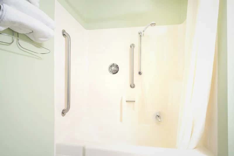 Bison Inn and Suites - Featured hot tub