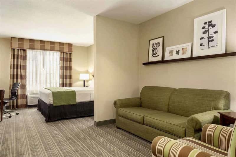 Country Inn & Suites by Radisson, Lima, OH — guest room