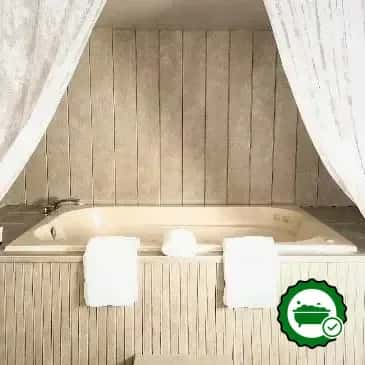 In-room hot tub at The Vermont Inn in Mendon, VT