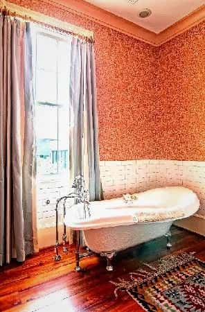 Deep soaking tub at Fort Conde Inn in Mobile, AL