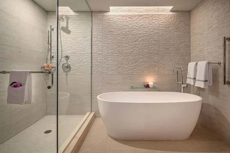 Deep soaking tub at Grand Hyatt Kauai Resort & Spa in Poipu, HI
