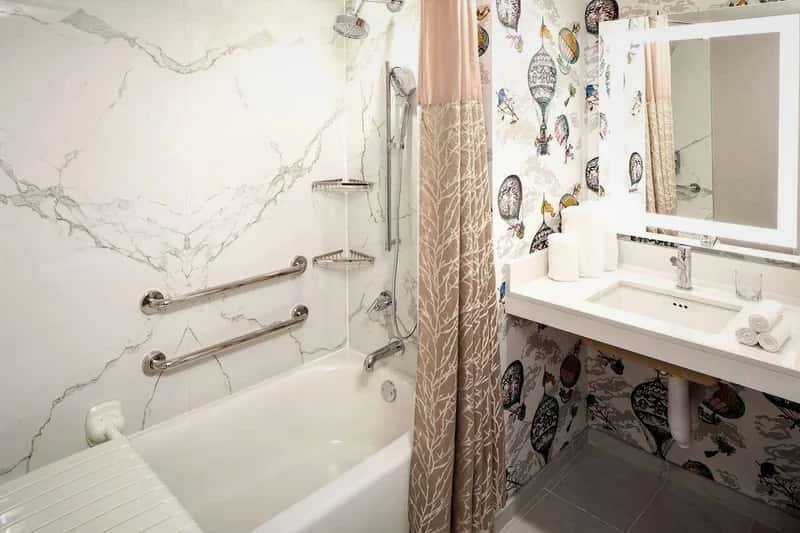 Whitney Peak Hotel Reno, Tapestry Collection by Hilton - Featured hot tub