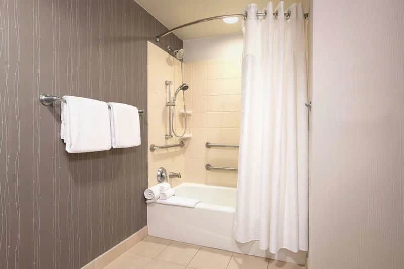 Courtyard by Marriott Newark-University of Delaware - Featured hot tub