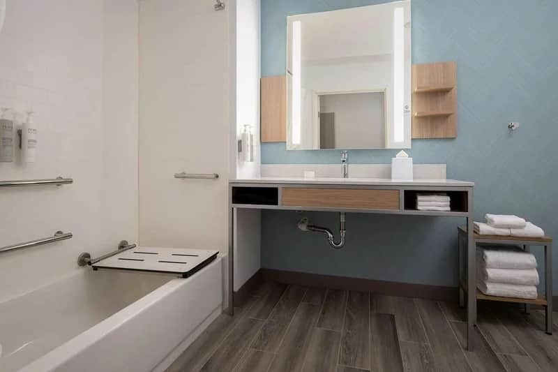 Hilton Garden Inn Tacoma Downtown - Featured hot tub