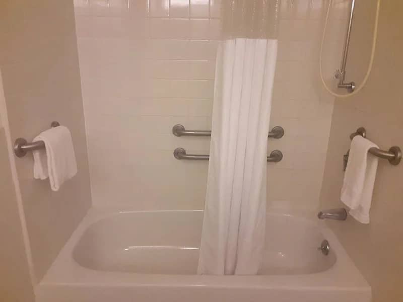 The Charles Inn - Featured hot tub