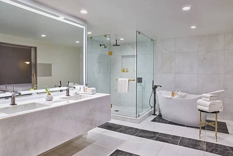 Hotel Crescent Court - Featured hot tub