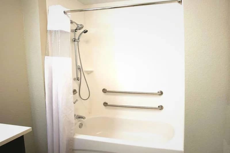 La Quinta Inn & Suites By Wyndham Duluth - Featured hot tub