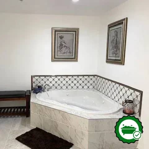 Dream Manor Inn - Verified Jacuzzi In-Room