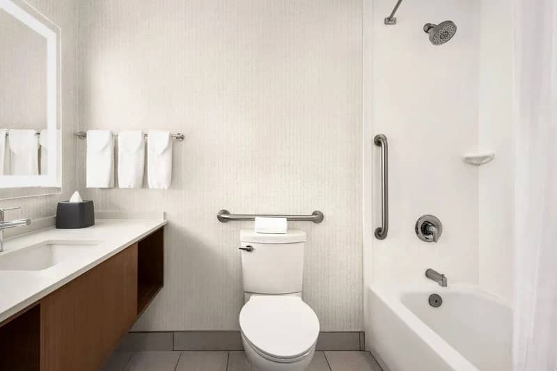 Holiday Inn Birmingham - Hoover By IHG - Featured hot tub