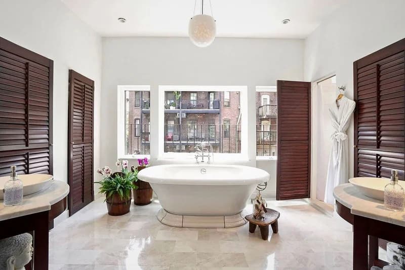 Hotels with jacuzzi in room in Plum Island