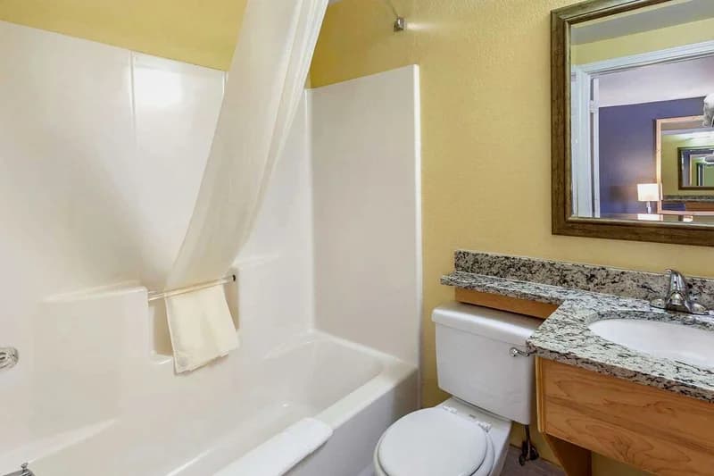 Econo Lodge Clovis — photo 2