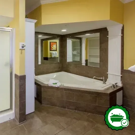 Deep soaking bathtub