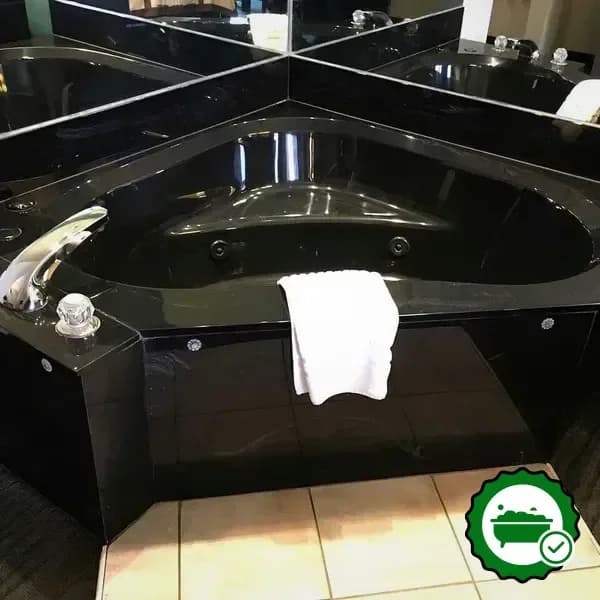 Jetted bathtub