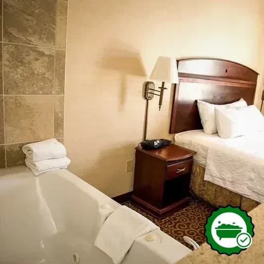 Deep soaking bathtub