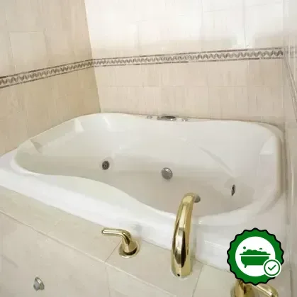 Jetted bathtub