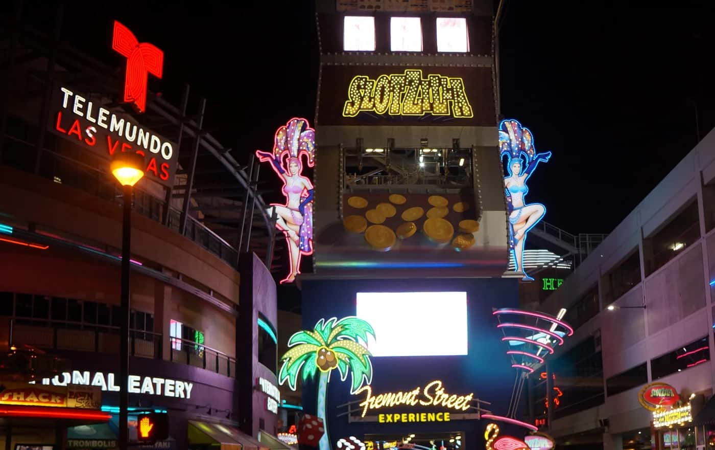 8 Crazy Things to Do in Las Vegas for Couples