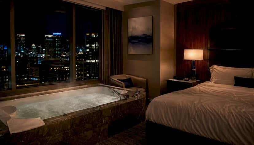 How to Book a Jacuzzi Suite: Find Verified In-Room Hot Tubs