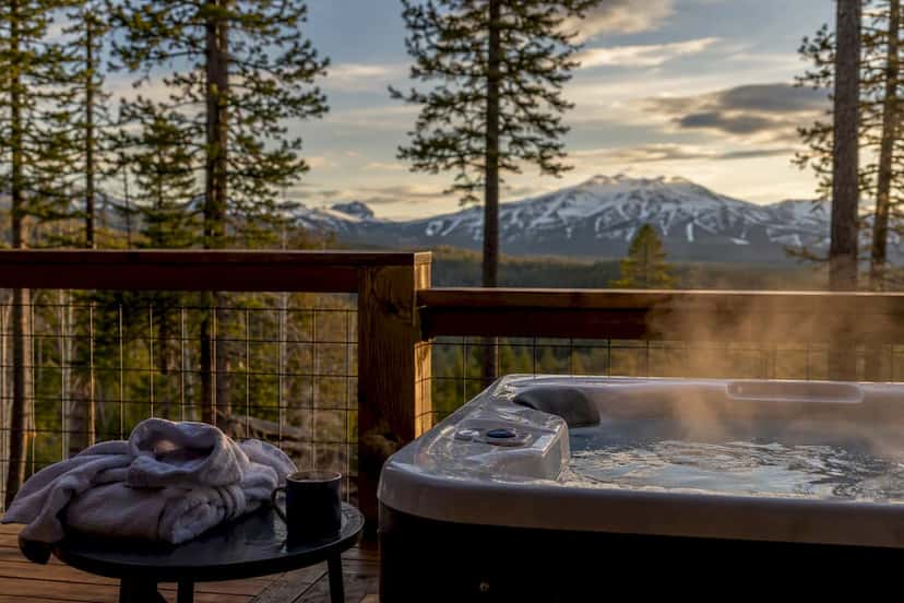 Where to Find a Bachelor Jacuzzi Hotel near Mount Bachelor