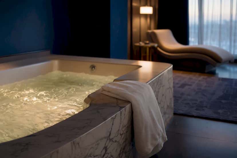 Does a Hot Tub Age Limit Apply to Your Hotel Room?