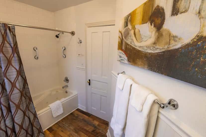 In-room hot tub at 1899 Inn in Deadwood, SD