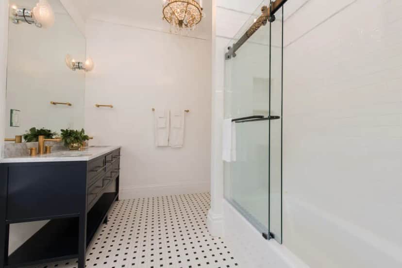 20 South Battery soaking bathtub