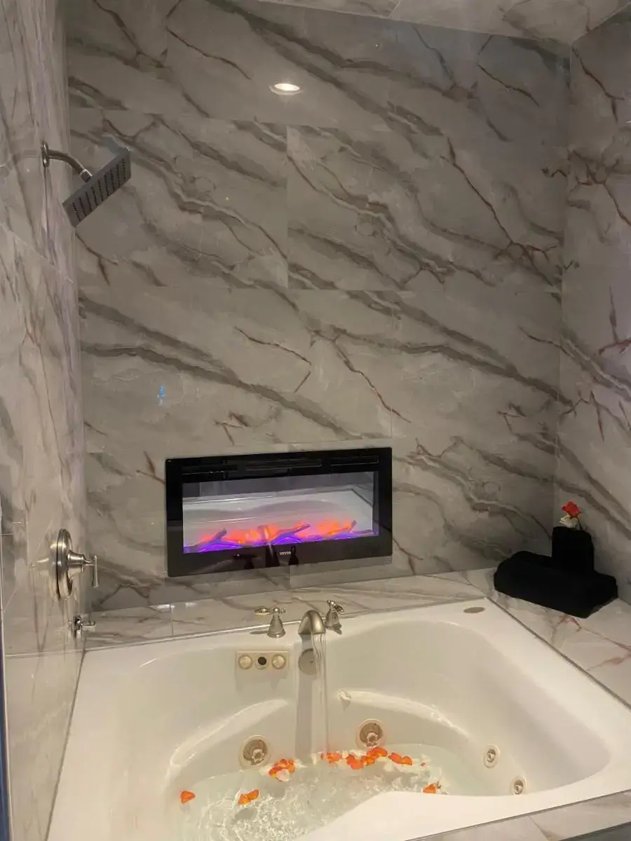 Hotels with jacuzzi in room in Washington