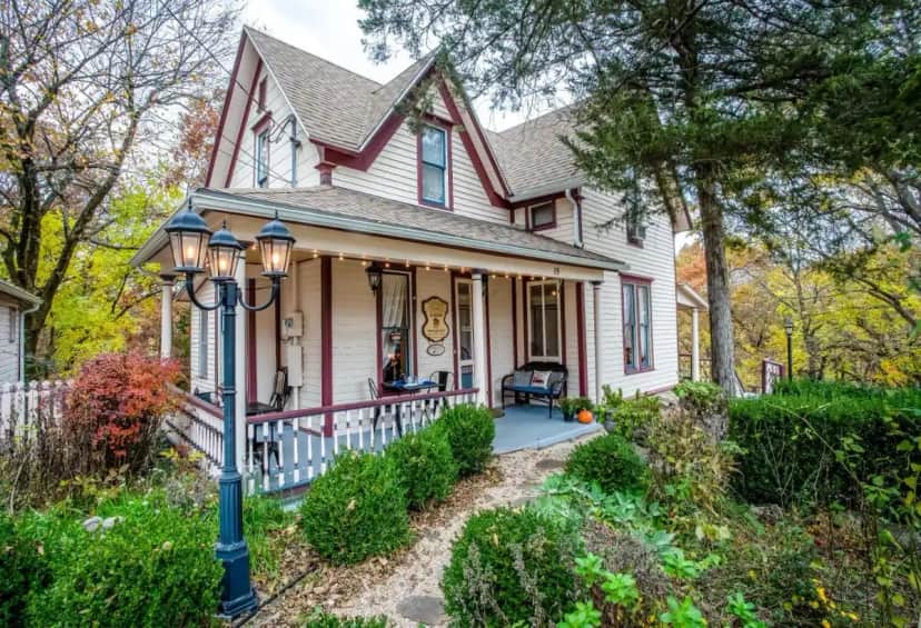 a house with a street light in front of it at 5 Ojo Inn Bed and Breakfast in Eureka Springs