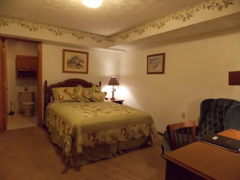 Hotels with jacuzzi in room in Fairbanks