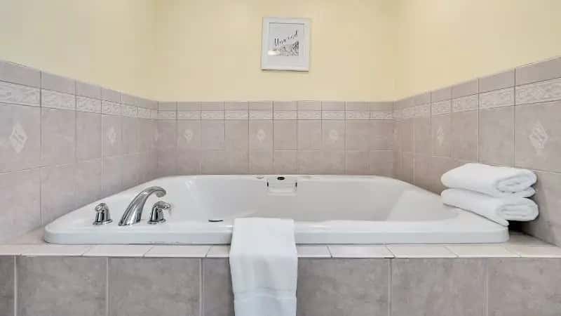 In-room hot tub at Abellona Inn & Suites On The Shore in Old Orchard Beach, ME