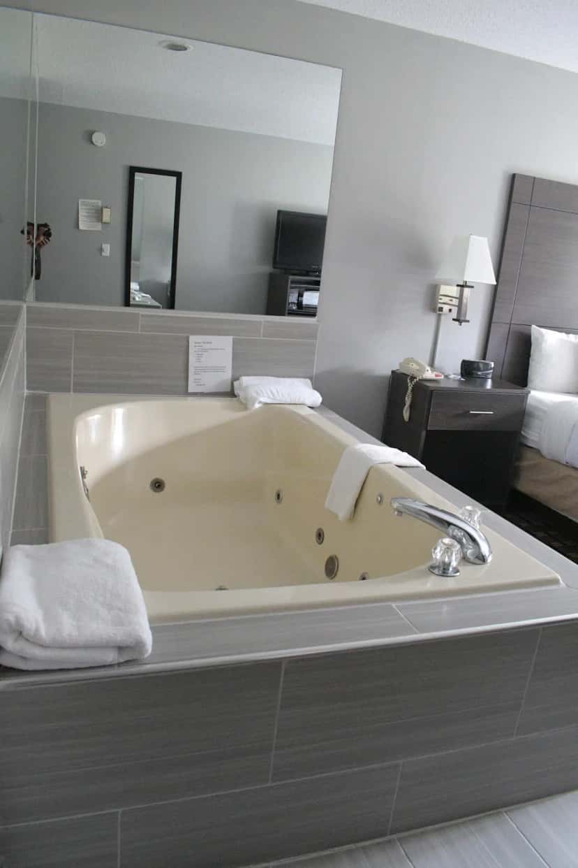 In-room jacuzzi tub at Adams Inn in Adams, WI