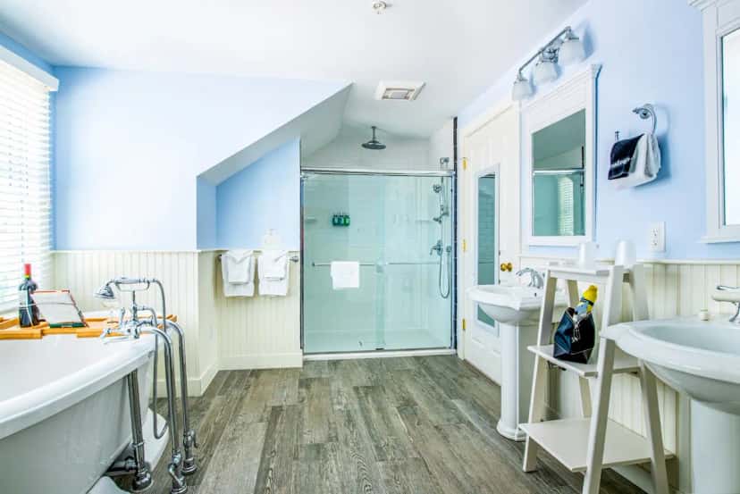 Deep soaking tub at Admiral's Landing in Provincetown, MA