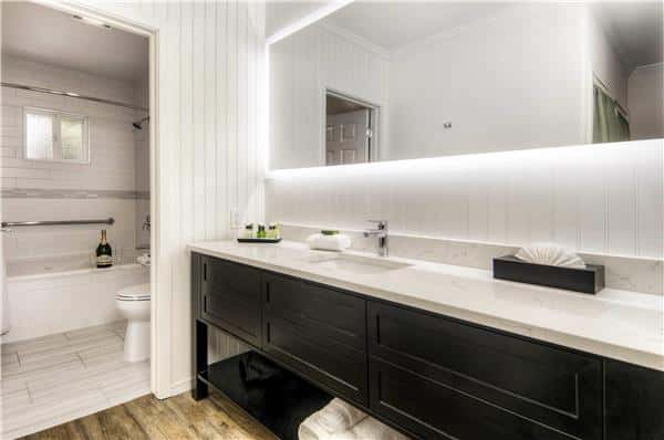 Jetted bathtub at Aggie Inn, Ascend Hotel Collection