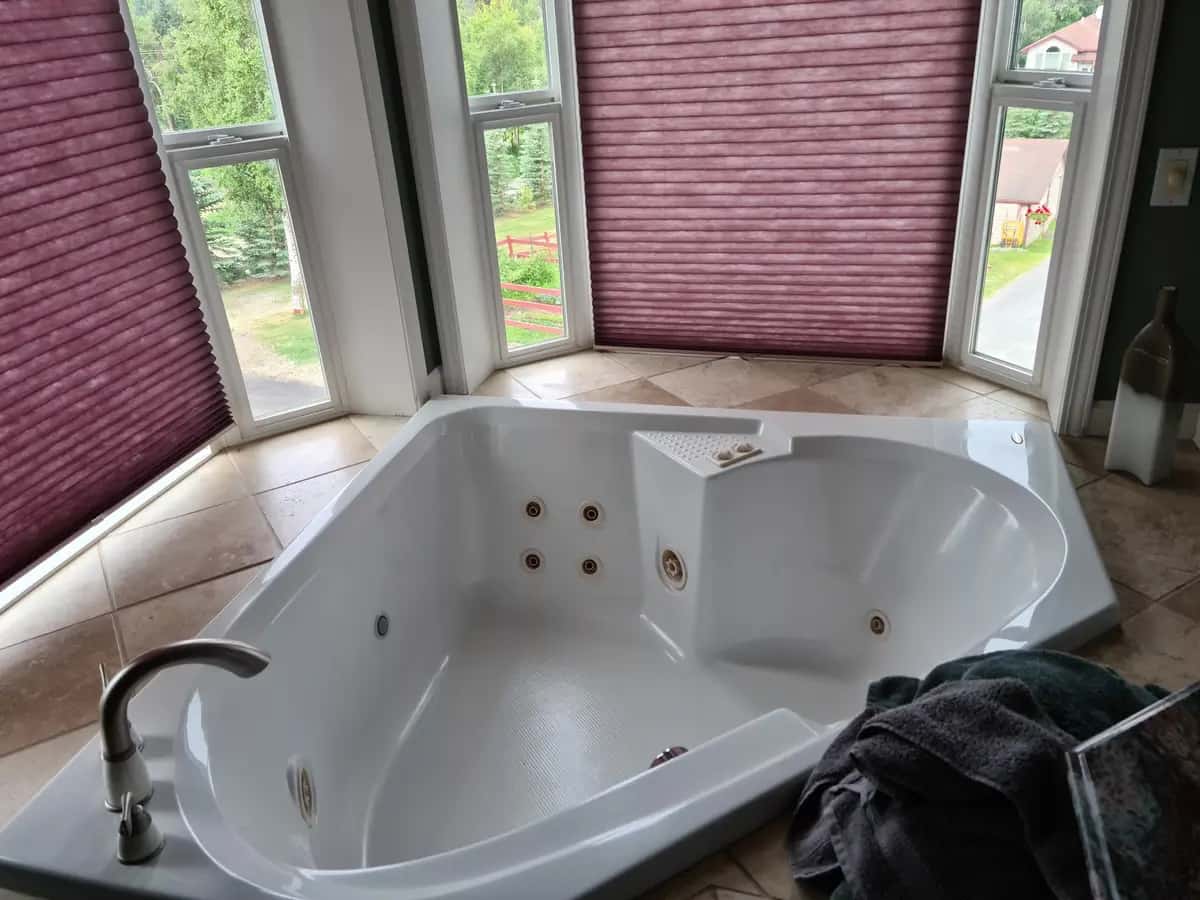 Private in-room jacuzzi at Alaska Sundance Retreat Bed & Breakfast