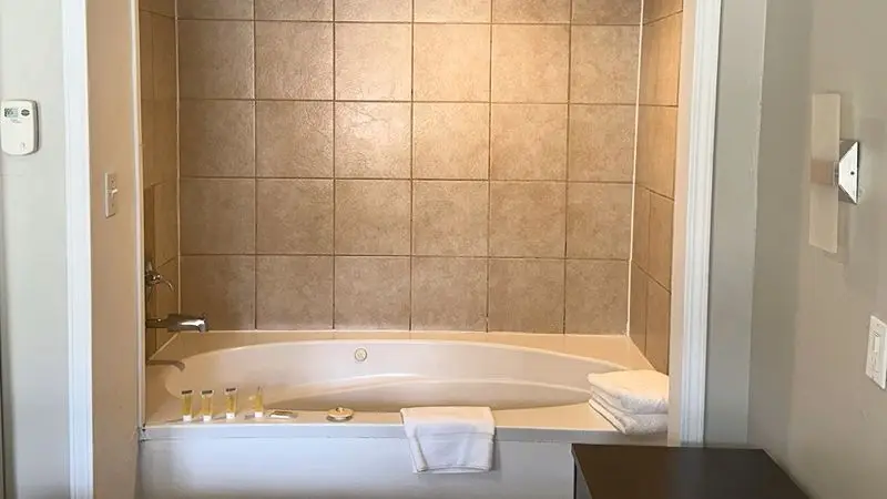 In-room hot tub at Alpine Inn & Spa in South Lake Tahoe, CA