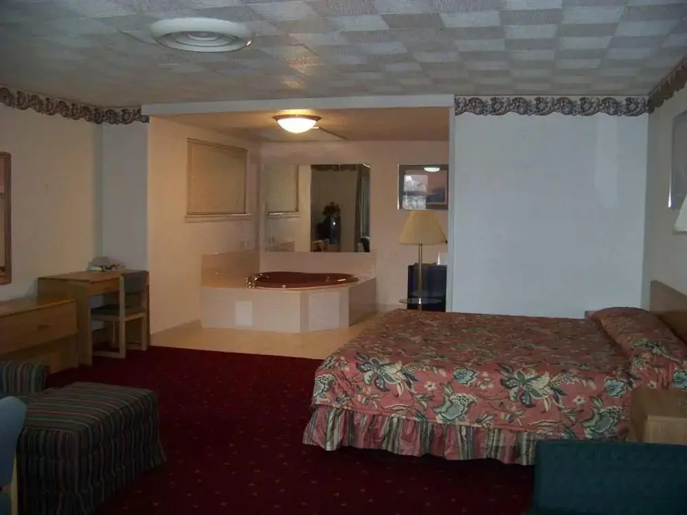 Hotels with jacuzzi in room in Rock Island