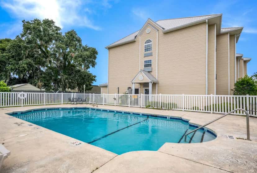 Shared outdoor hot tub at Americas Best Value Inn & Suites Brunswick in Brunswick, GA