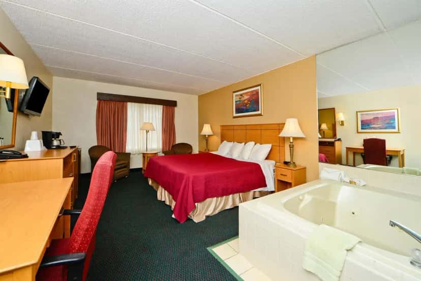 Shared indoor hot tub at Americas Best Value Inn & Suites St. Cloud in Saint Cloud, MN