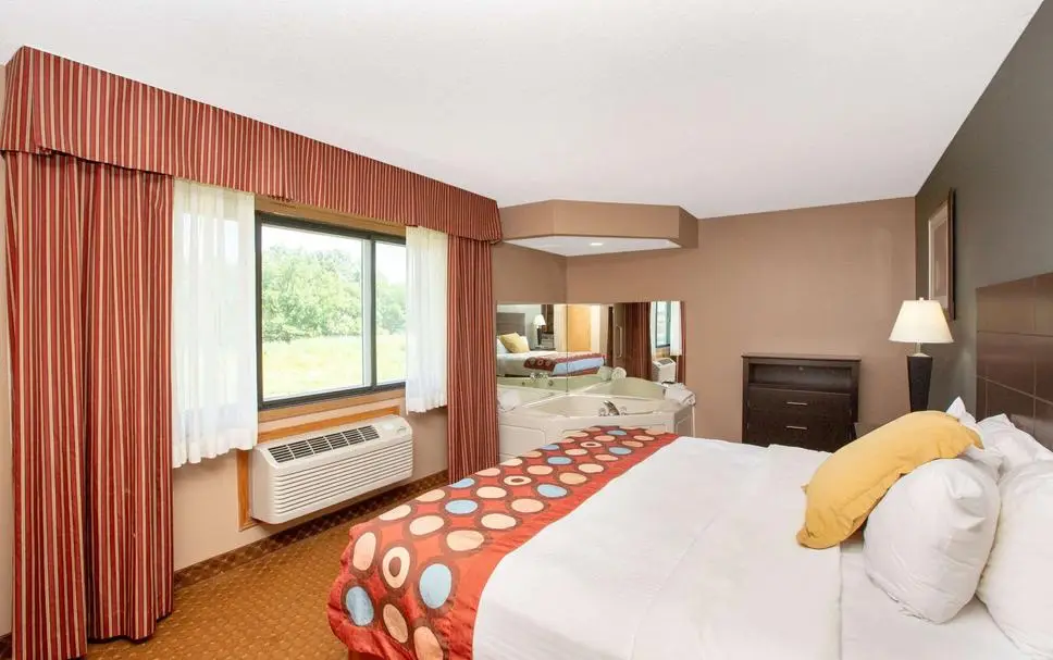 AmericInn by Wyndham Coralville hotel photo 1 in Coralville, Iowa
