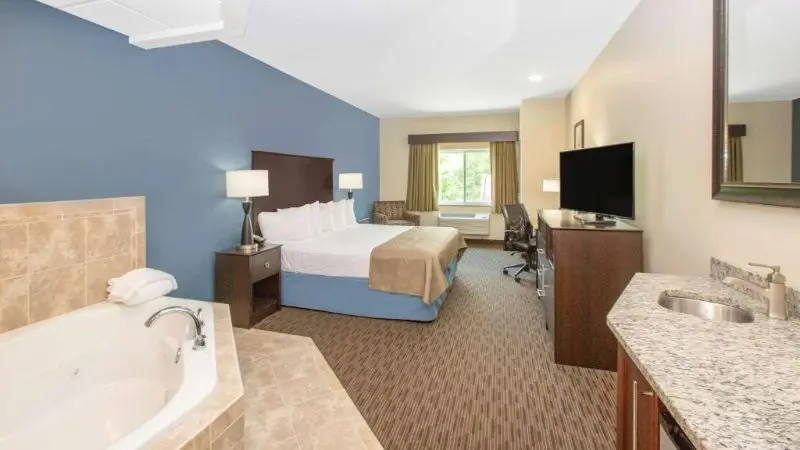 AmericInn by Wyndham Humboldt hotel photo 1 in Humboldt, Iowa