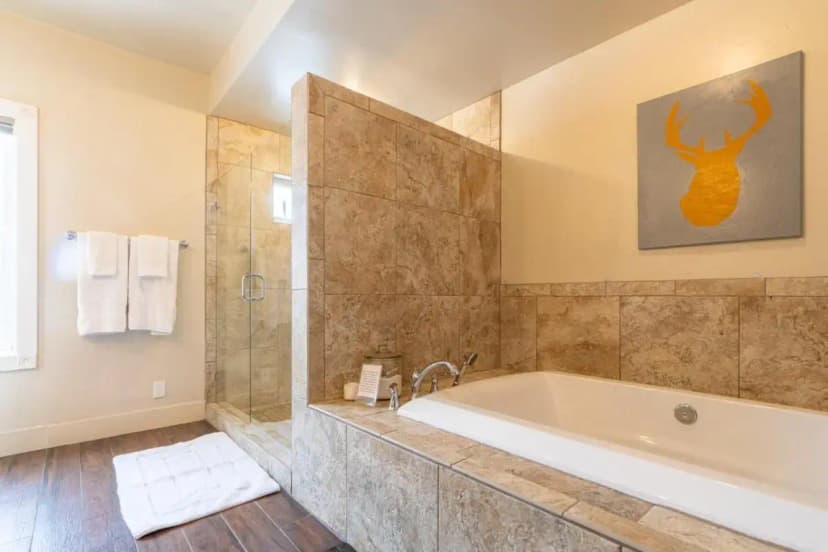 Hotels with jacuzzi in room in Durango