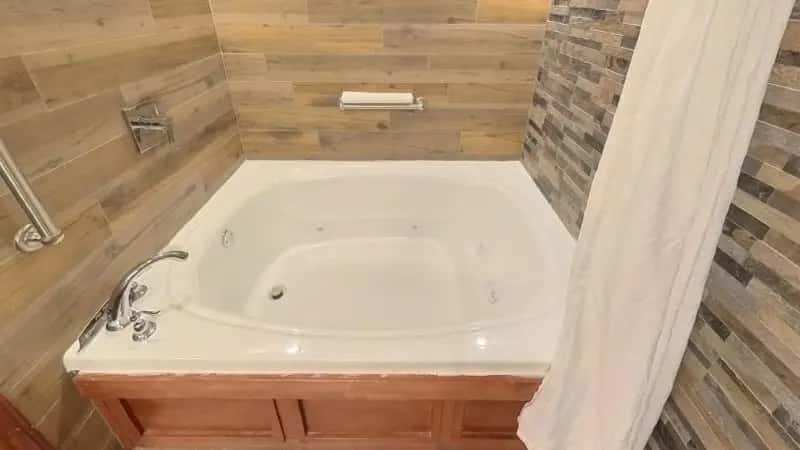 In-room hot tub at Arbors at Island Landing Hotel & Suites in Pigeon Forge, TN