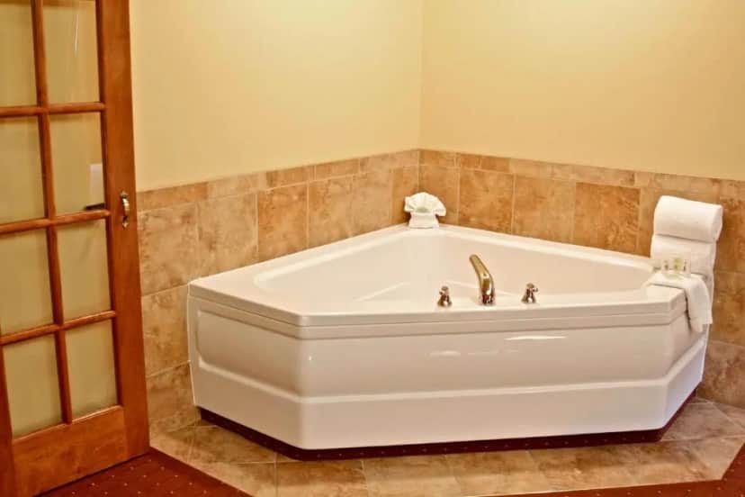 Private in-room jacuzzi tub in the Suite with Whirlpool at Arbuckle Lodge Gillette