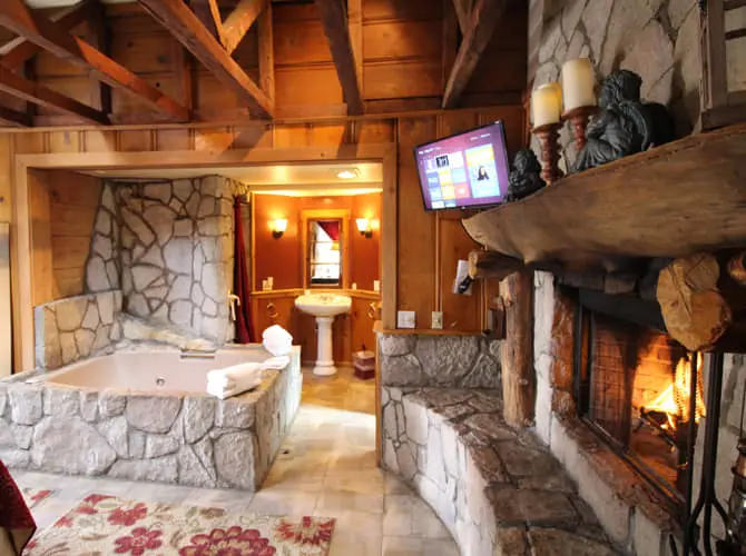 Arrowhead Pine Rose Cabins hotel photo 1 in Twin Peaks, California