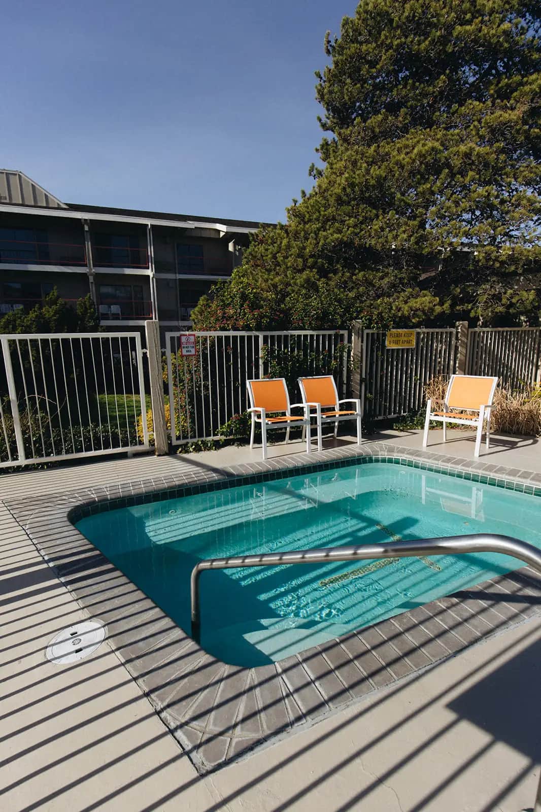Ashland Hills Hotel & Suites Shared outdoor hot tub