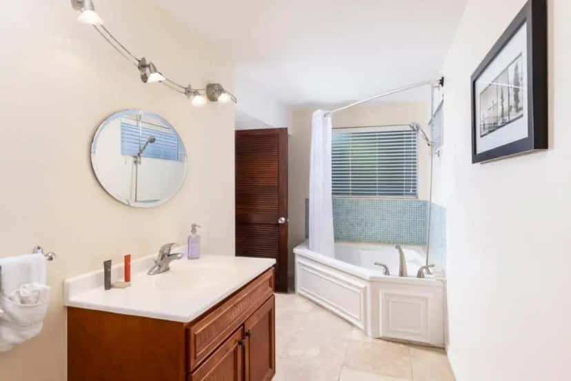 In-room hot tub at Azul del Mar in Key Largo, FL