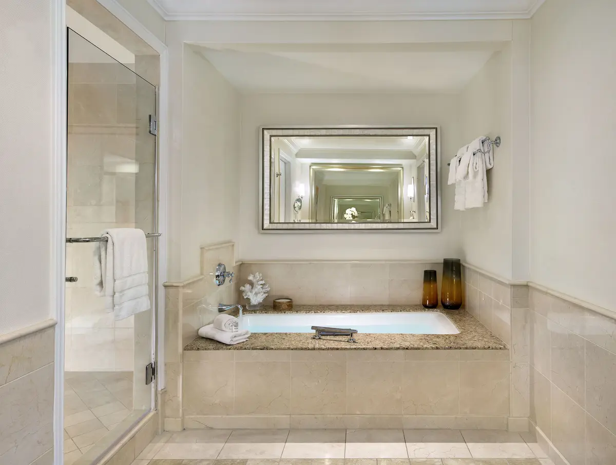 Balboa Bay Resort Deep soaking bathtub