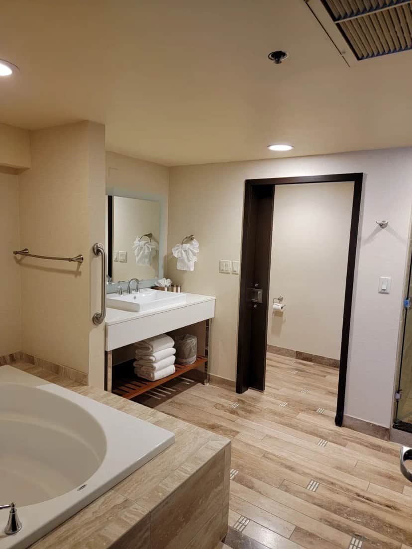 Deep soaking bathtub at Bally's Lake Tahoe Casino Resort