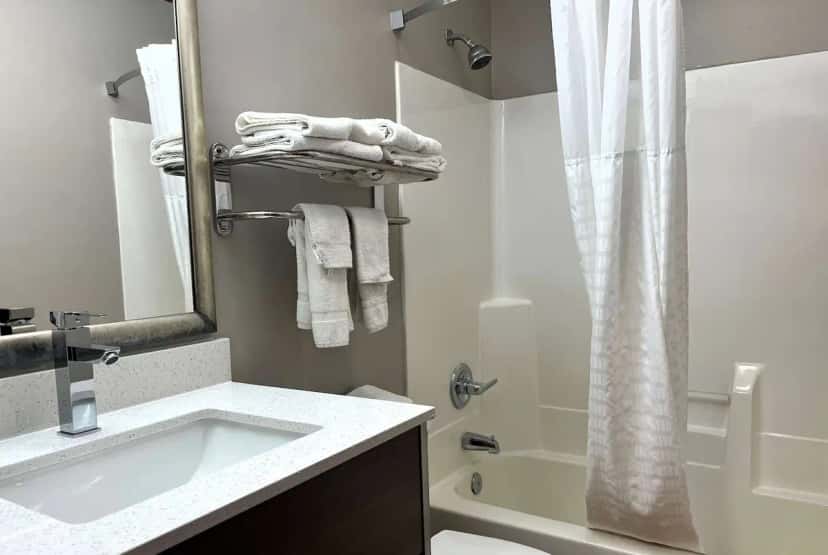 In-room jacuzzi tub at Baymont by Wyndham Anderson in Anderson, IN